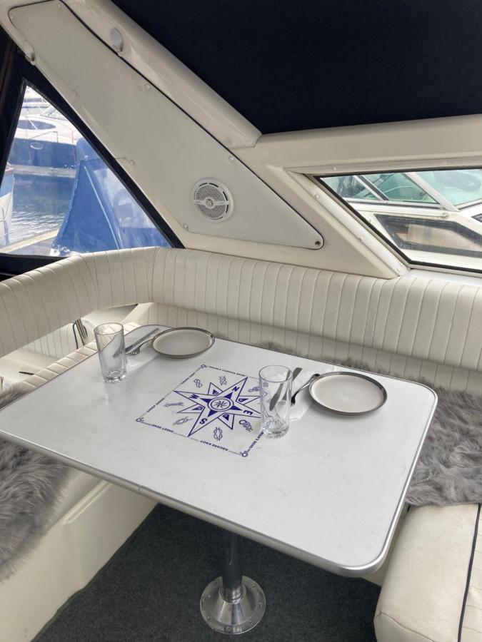 ホテル Luxury Boat チャーツィー エクステリア 写真